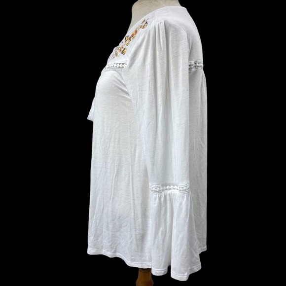 Time & Tru White Boho Chic Embroidered Bell Sleeve Top Size Small - Picture 3 of 7